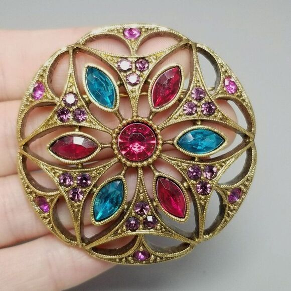 Vintage Pink and Blue Rhinestone Brooch, Gold Tone Lapel Pin Setting, Estate - Picture 6 of 7